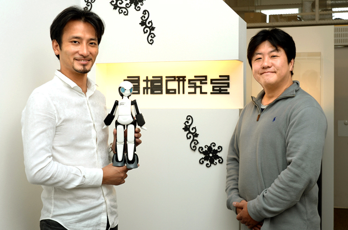 Robiの生みの親 高橋智隆氏が語る コミュニケーションロボット Robiの生みの親 高橋智隆氏が語る コミュニケーションロボット