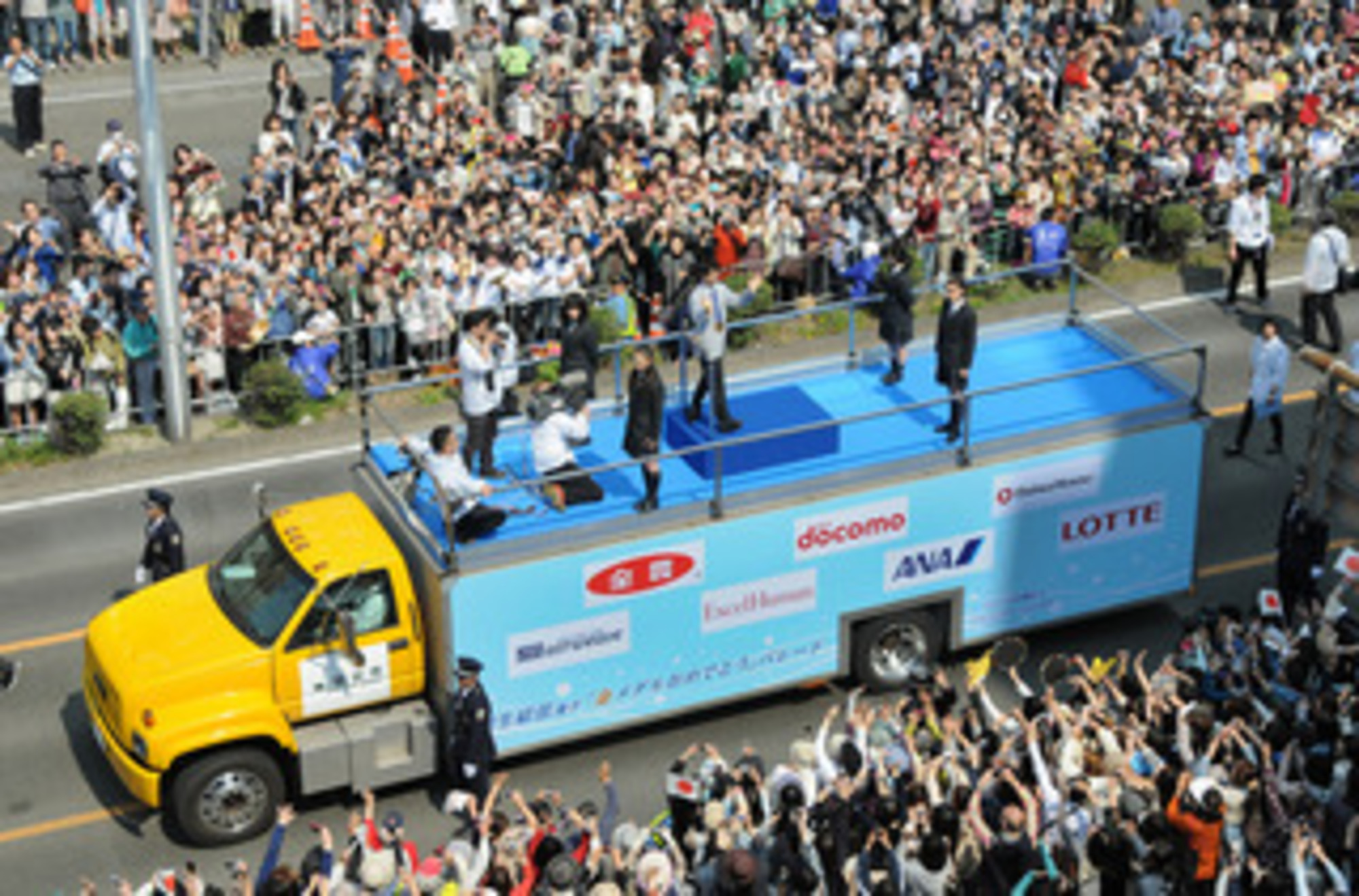 ◆超貴重◆羽生結弦さん＊凱旋パレード関連商品　ソチオリンピック編＊ 2014年 フィギュア羽生結弦選手が仙台市で凱旋パレード - YouTube