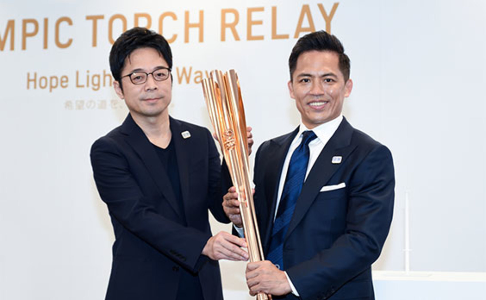 【レア 美品】1998年 長野オリンピック 聖火リレー トーチ 本物保証 100万円で出品のケースも 東京五輪聖火トーチの高額転売相次ぐ